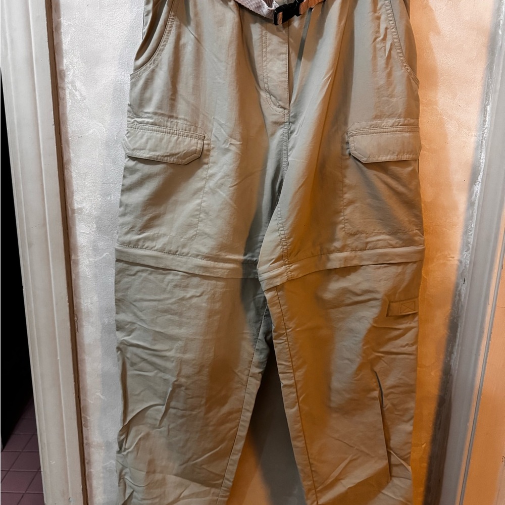 Women’s Convertible Cargo Pant/shorts